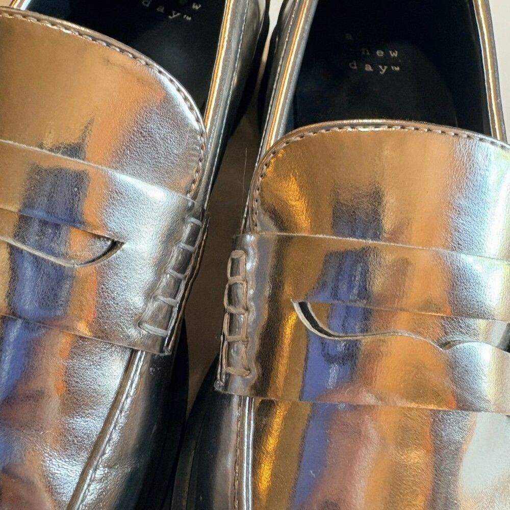 A New Day Women's Silver Penny Loafer Memory Foam Insole Flats 8 - NEW (w/o box) - Picture 10 of 10